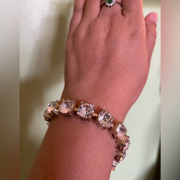 Elegant Express Gold White Crystal Bracelet - Picture 2 of 7